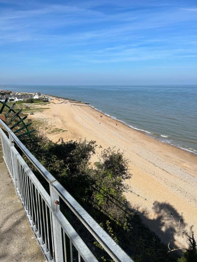 Escape To A Clifftop Chalet With Pool And Tennis Onsite - 1A Kingsdown Holiday Park Exterior foto