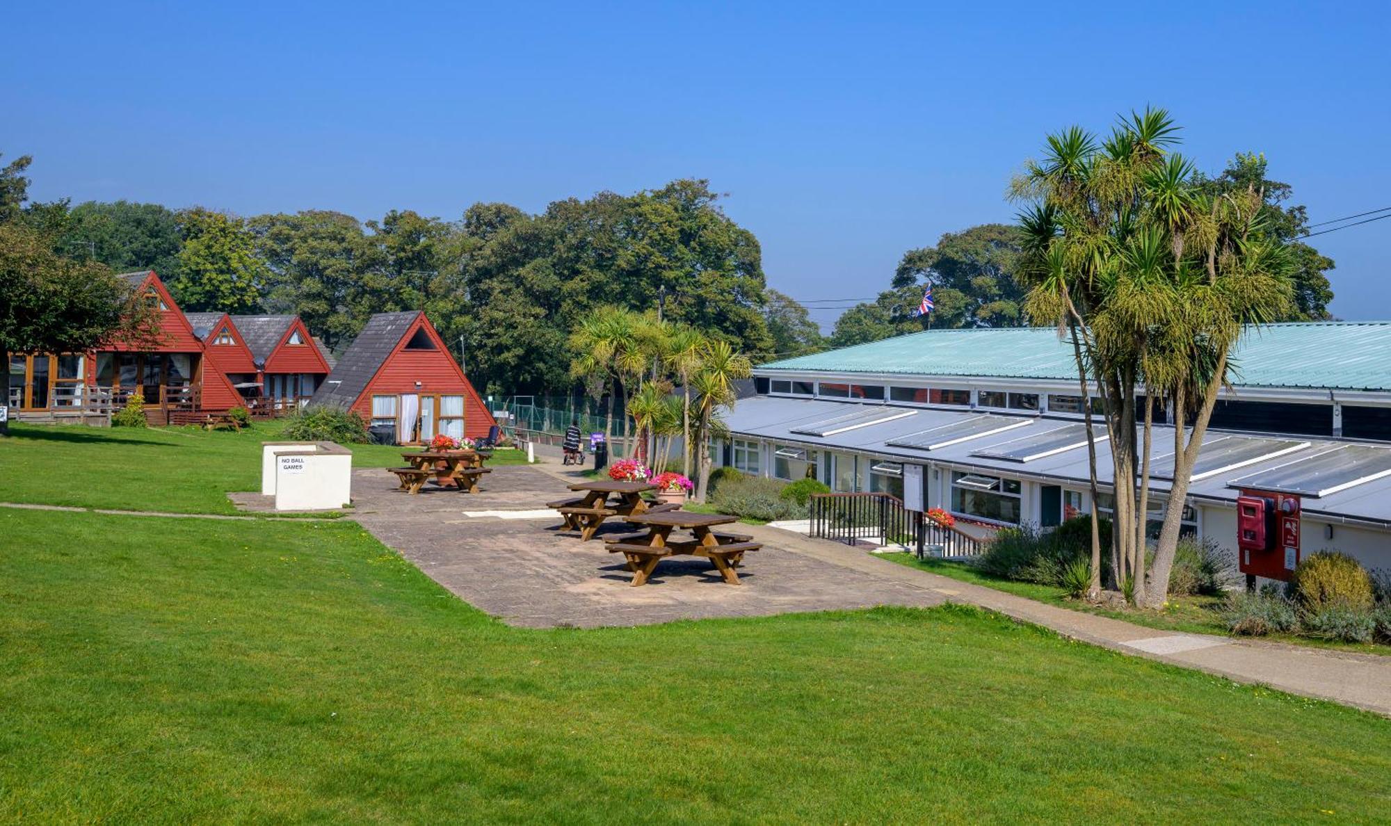 Escape To A Clifftop Chalet With Pool And Tennis Onsite - 1A Kingsdown Holiday Park Exterior foto